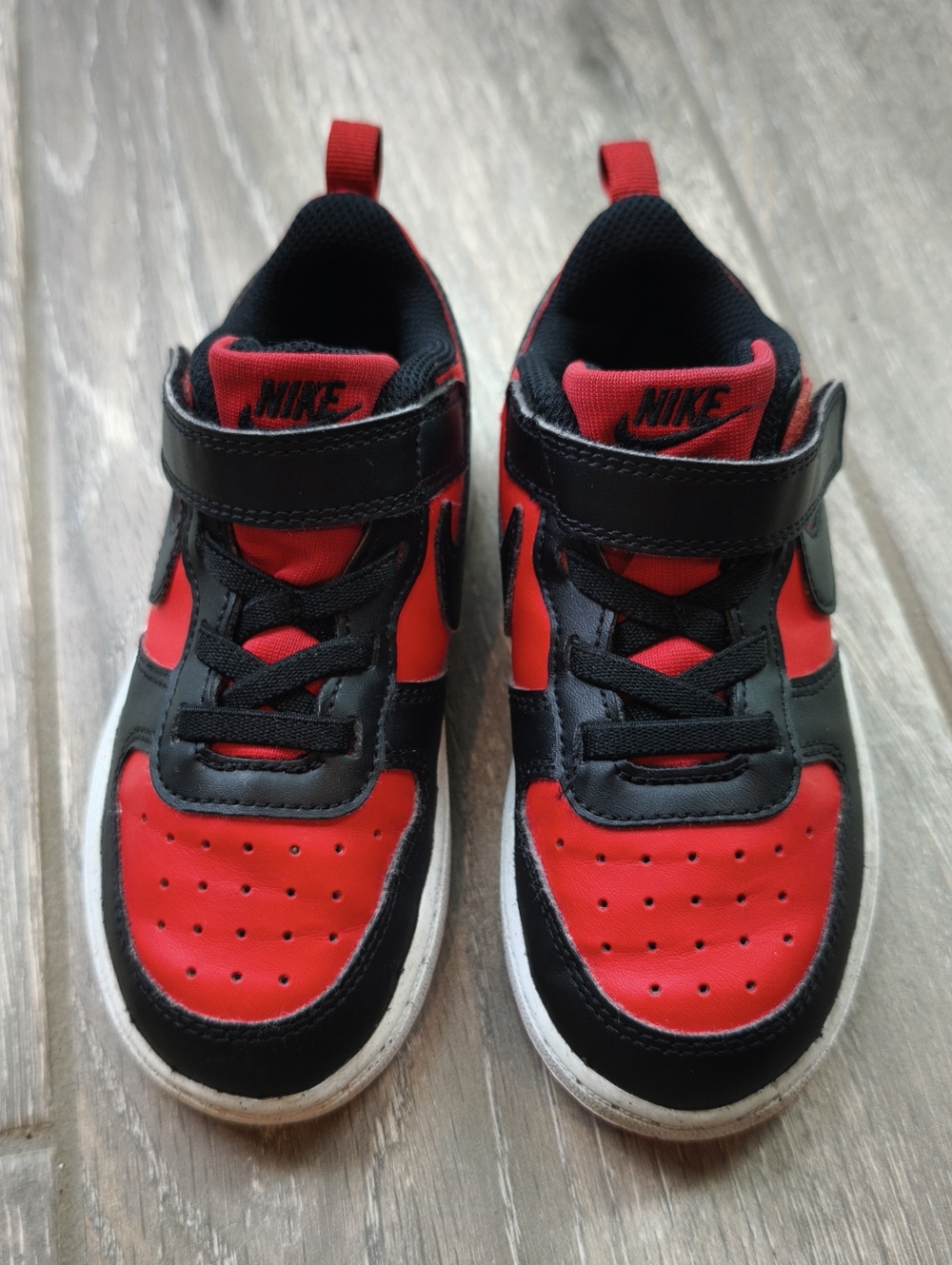 Nike 9C Kids' Red & Black Low-Top Sneakers